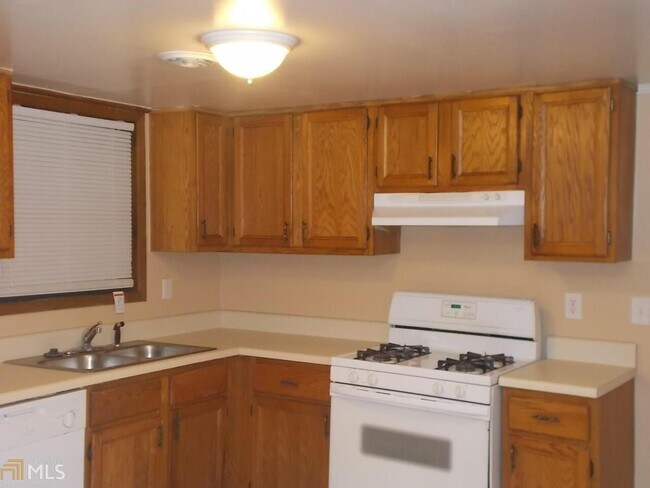 Building Photo - 4788 Wyndam Dr