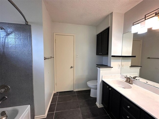 Building Photo - 8604 Piney Creek Bend