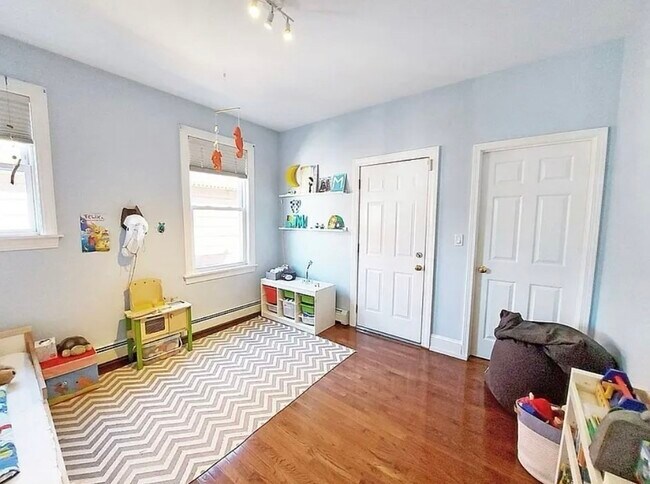 Building Photo - 118 Franklin St