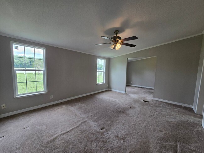 Building Photo - Quiet Country Living! Spacious 4 Bed, 2 Bath in Currituck