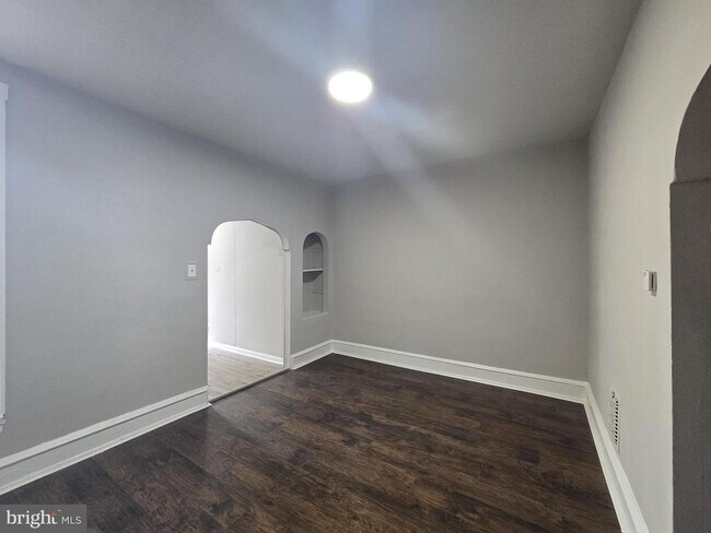 Building Photo - 4528 N 16th St