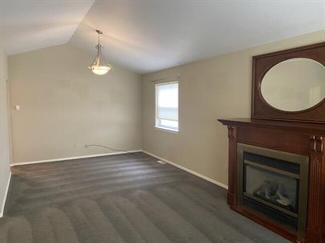 Building Photo - Spacious 3 bedroom 2 bath home in Bozeman