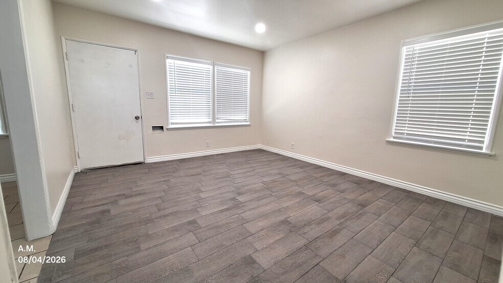 Building Photo - 4033 W El Segundo Blvd