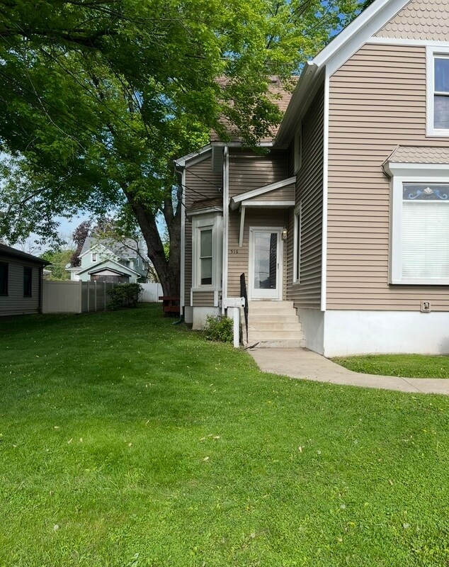 Building Photo - 516 Hendee St