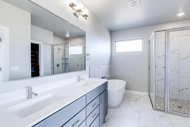 Building Photo - 15400 Caspian Ln