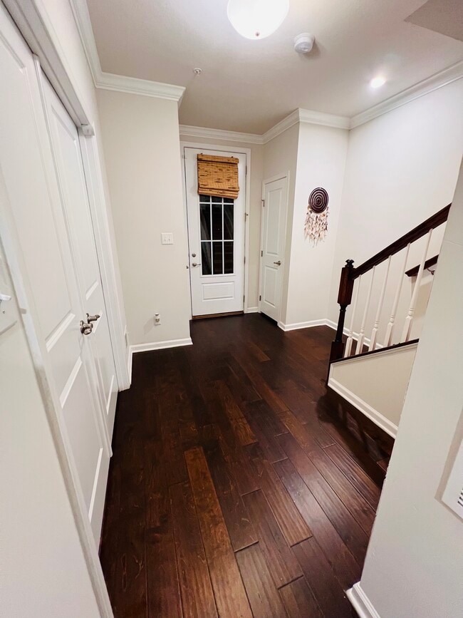 Building Photo - 3010 Mahican Cir