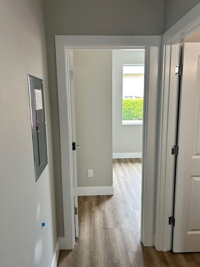 Building Photo - Brand New- Single Level 1 Bedroom