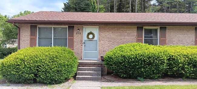 Primary Photo - Blacksburg, 2 BR / 1 BA Available Aug 1st