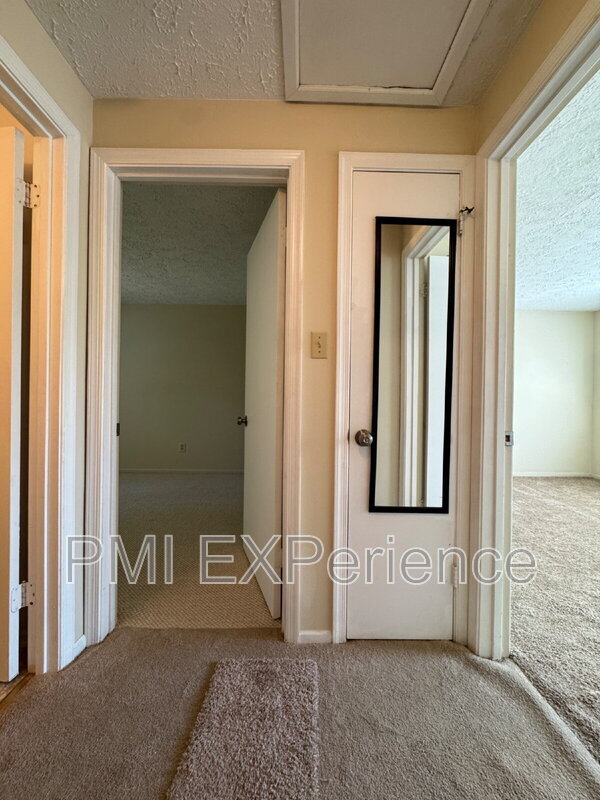 Building Photo - 902 Narrowleaf Dr