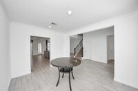 Building Photo - 3007 Velda May Dr