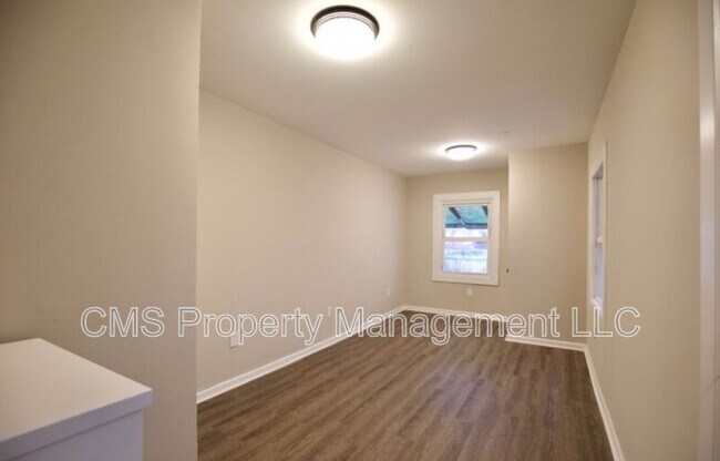 Building Photo - 374 E Westfield Ave