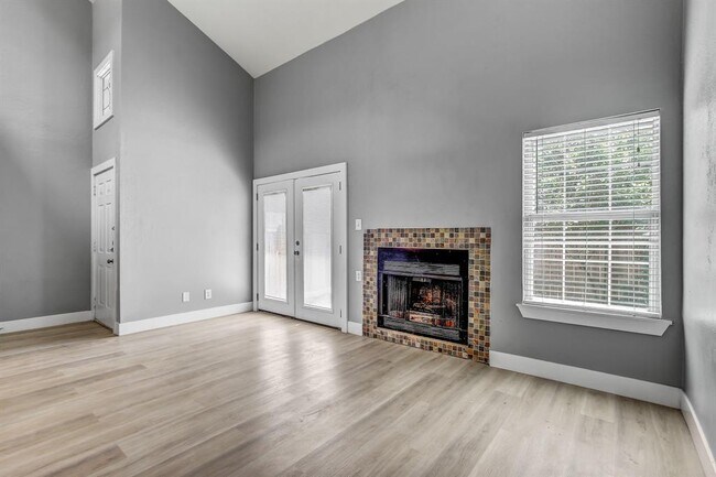 Building Photo - 1010 W Rundberg Ln