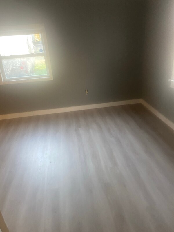 Building Photo - 1809 E 23rd St N