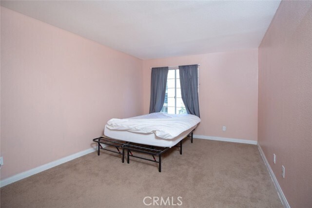 Building Photo - 5540 Owensmouth Ave