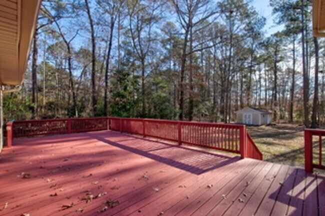 Building Photo - 212 Running Deer Dr