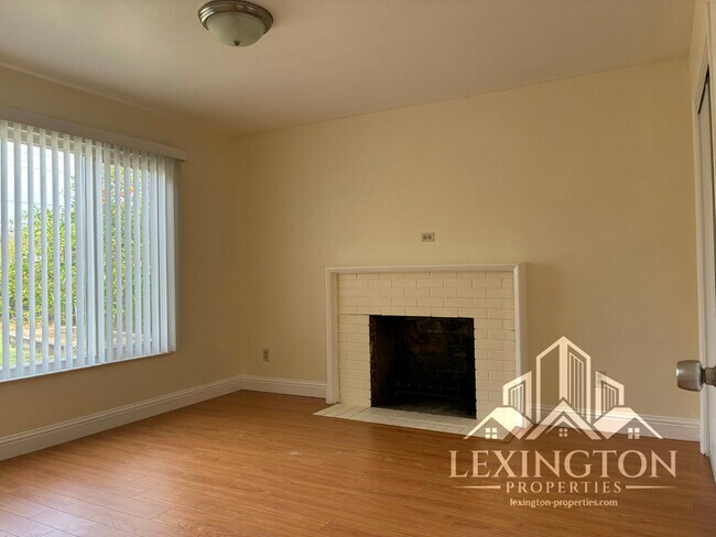 Building Photo - Wonderful, 3BD/2BA, Home off Bell St. and ...