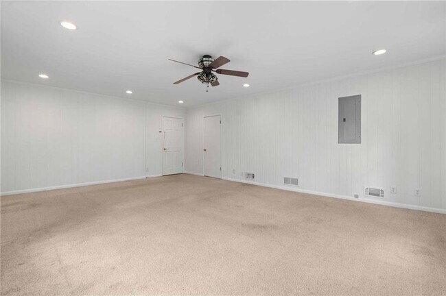 Building Photo - 274 Land O Lakes Ct NE