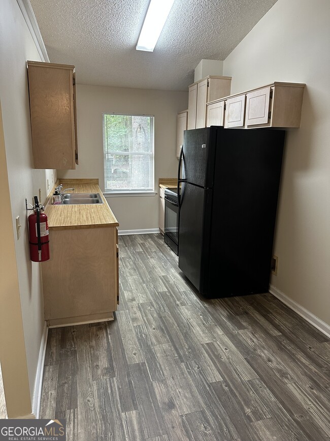 Building Photo - 114 E Lakemont Dr