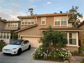 Building Photo - 166 Willowbend