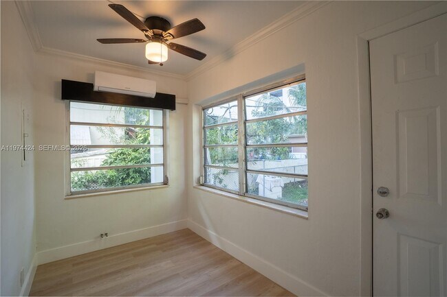 Building Photo - 3665 SW 16th St