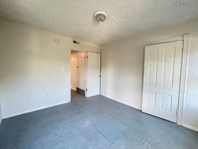 Building Photo - 58 Division St