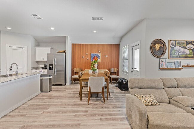 Building Photo - 7710 Purple Vitex Rd