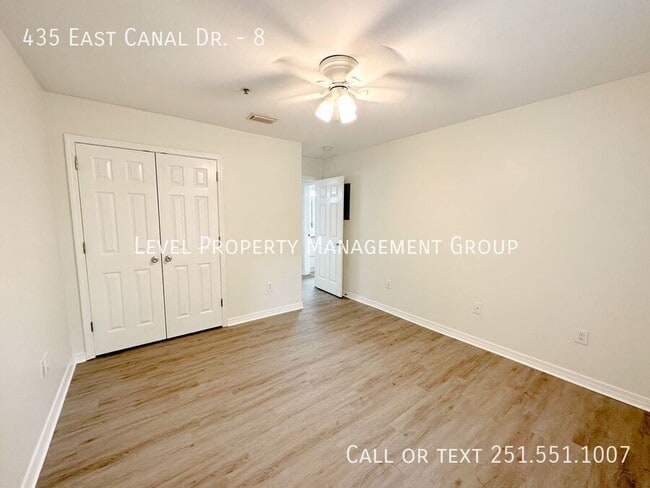 Building Photo - 435 E Canal Dr