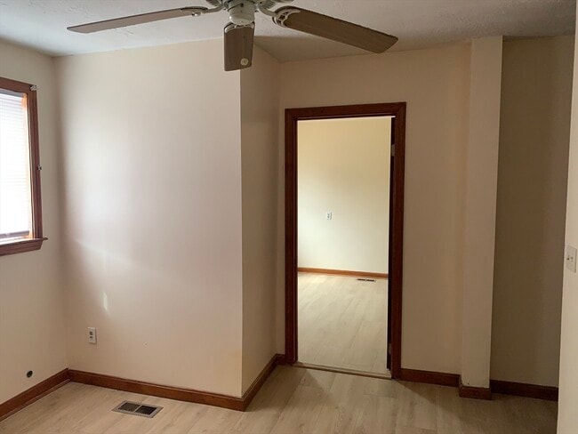 Building Photo - 226 Brightman St