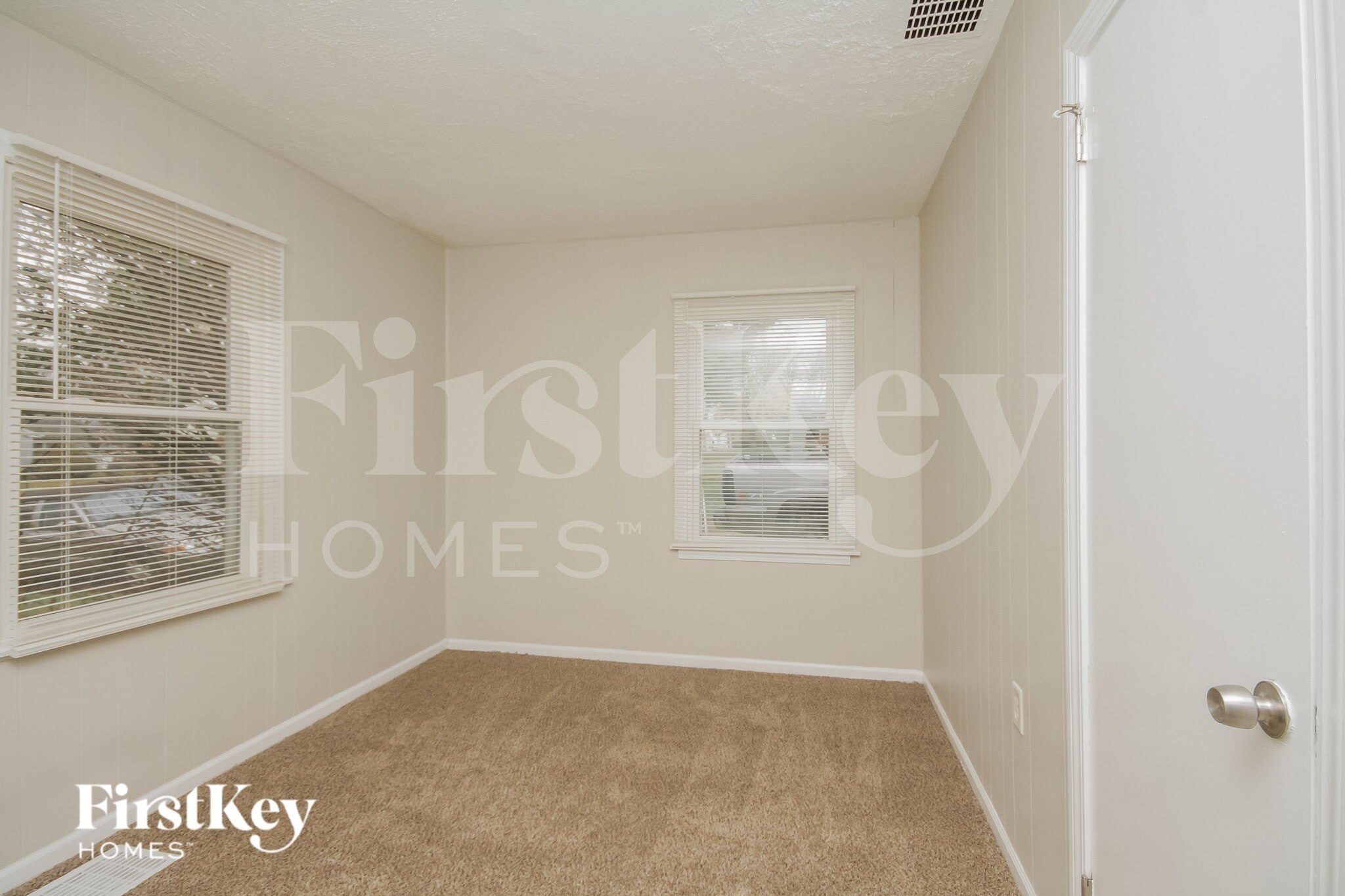 Building Photo - 639 N Martha St