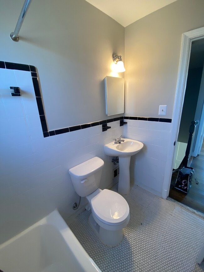 Building Photo - 314 Clifford Ave