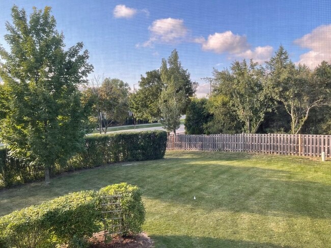 Building Photo - 450 Foxford Dr
