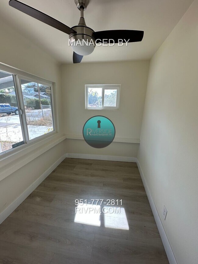 Building Photo - Beautifully Updated 2-Bed, 2-Bath Riverside Home on a Huge Lot!