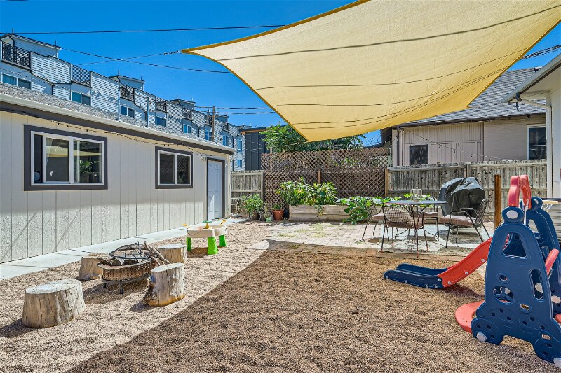 Building Photo - 1540 Lowell Blvd