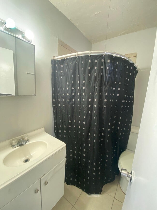 Building Photo - 1497 W 34th St