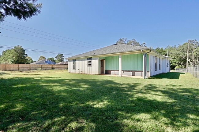 Building Photo - 7580 E Bay Blvd