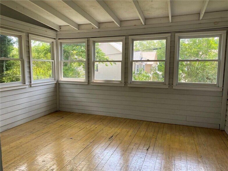 Building Photo - 101 1st Ave NW