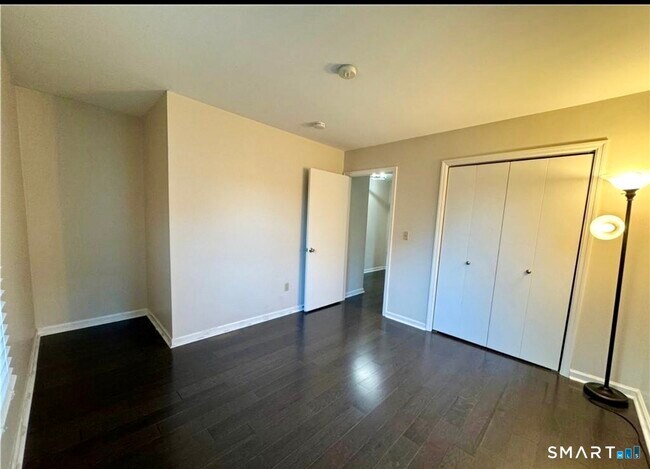 Building Photo - 41 Nash Pl