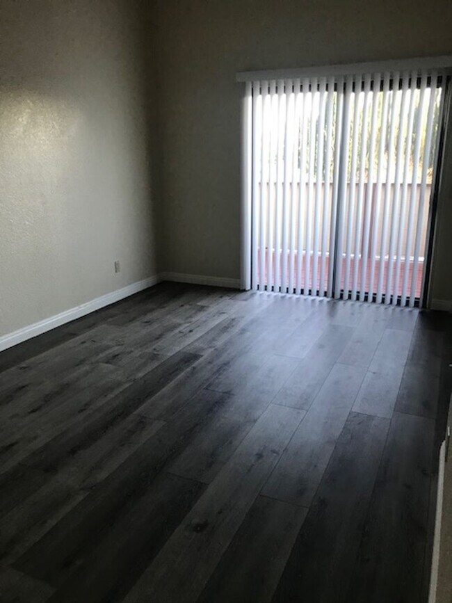 Building Photo - Rancho Meadows
