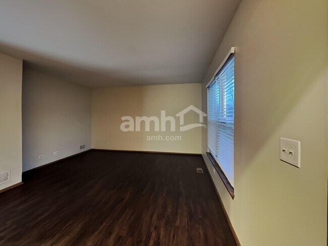 Building Photo - 1404 Keele Dr