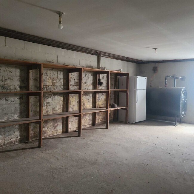 Building Photo - 165 Rokeby Rd