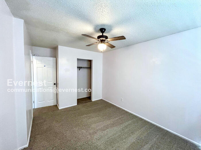 Building Photo - 2609 Granada Dr