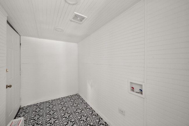 Building Photo - 502 Milam Ave