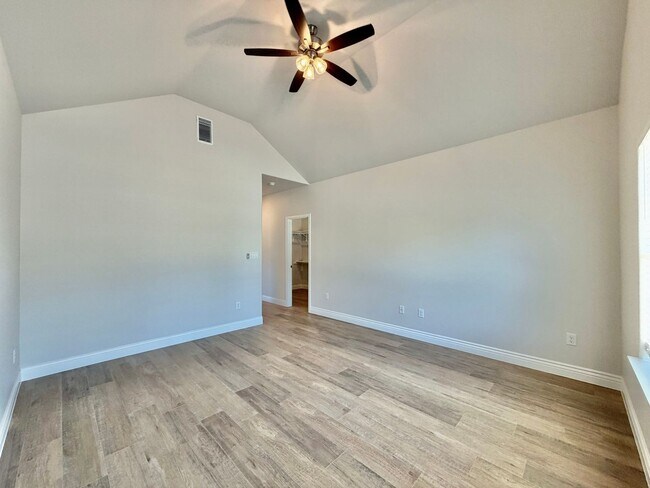 Building Photo - Brand New Showstopper!