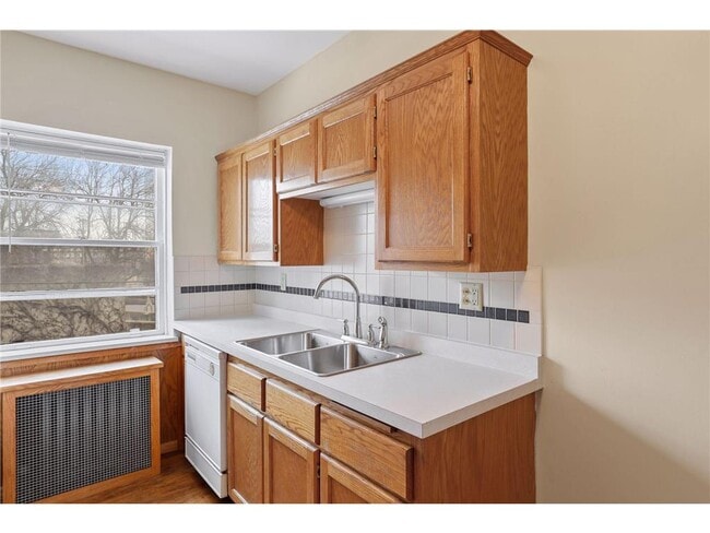 Building Photo - 3136 W Bde Maka Ska Blvd