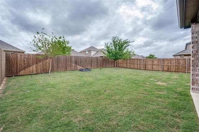 Building Photo - 2937 Log Cabin Dr