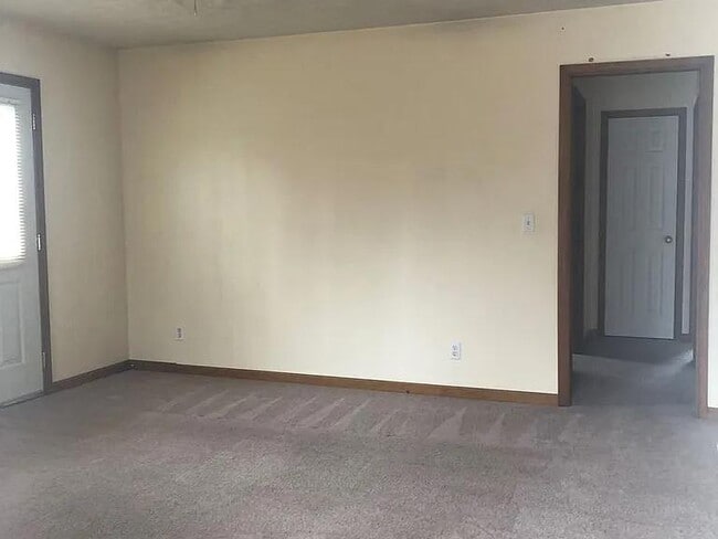 Building Photo - 118 Lily Dr