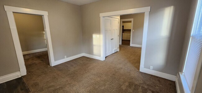 Building Photo - Spacious corner lot home with great natural light!