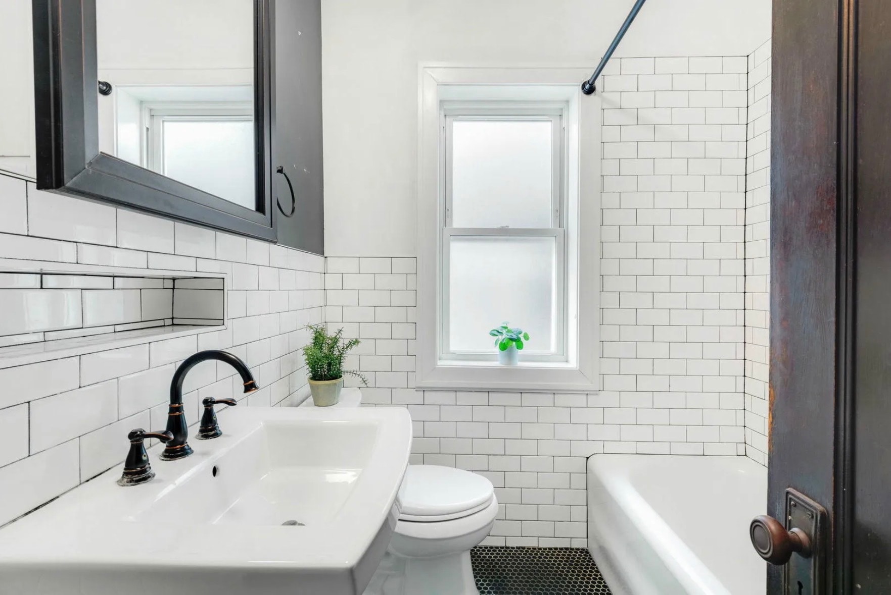 Building Photo - 3730 N Richmond St