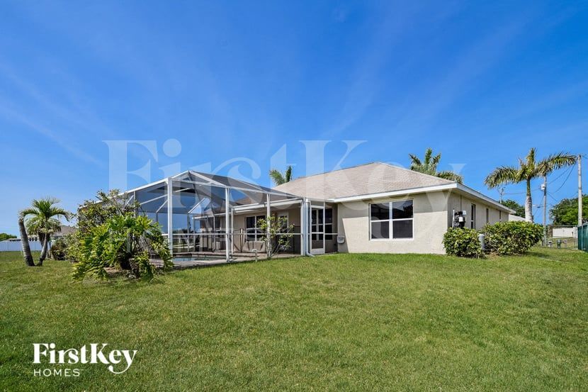 Building Photo - 1003 NW 8th Pl