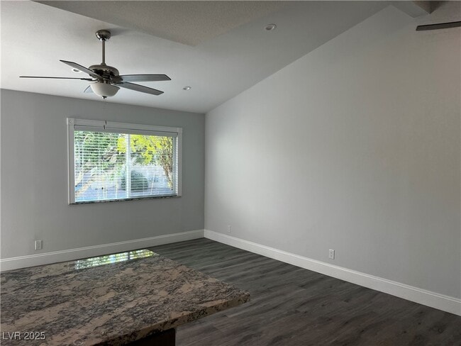 Building Photo - 524 Greenbriar Pl